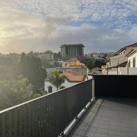 Carreira Residence Funchal  Buitenkant foto
