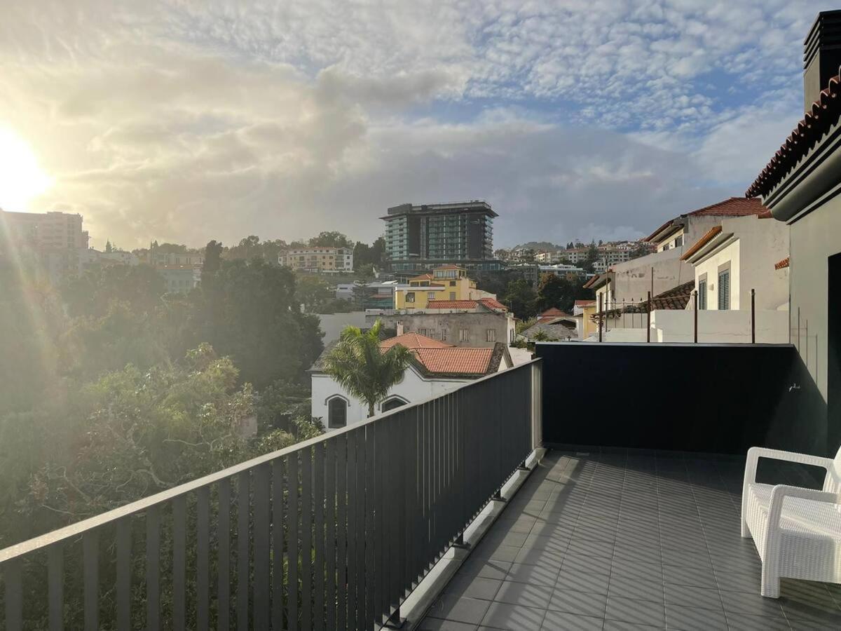 Carreira Residence Funchal  Buitenkant foto